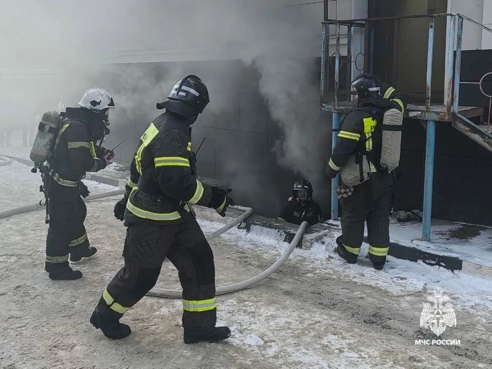 В Белгороде загорелось торговое здание на улице Богдана Хмельницкого0