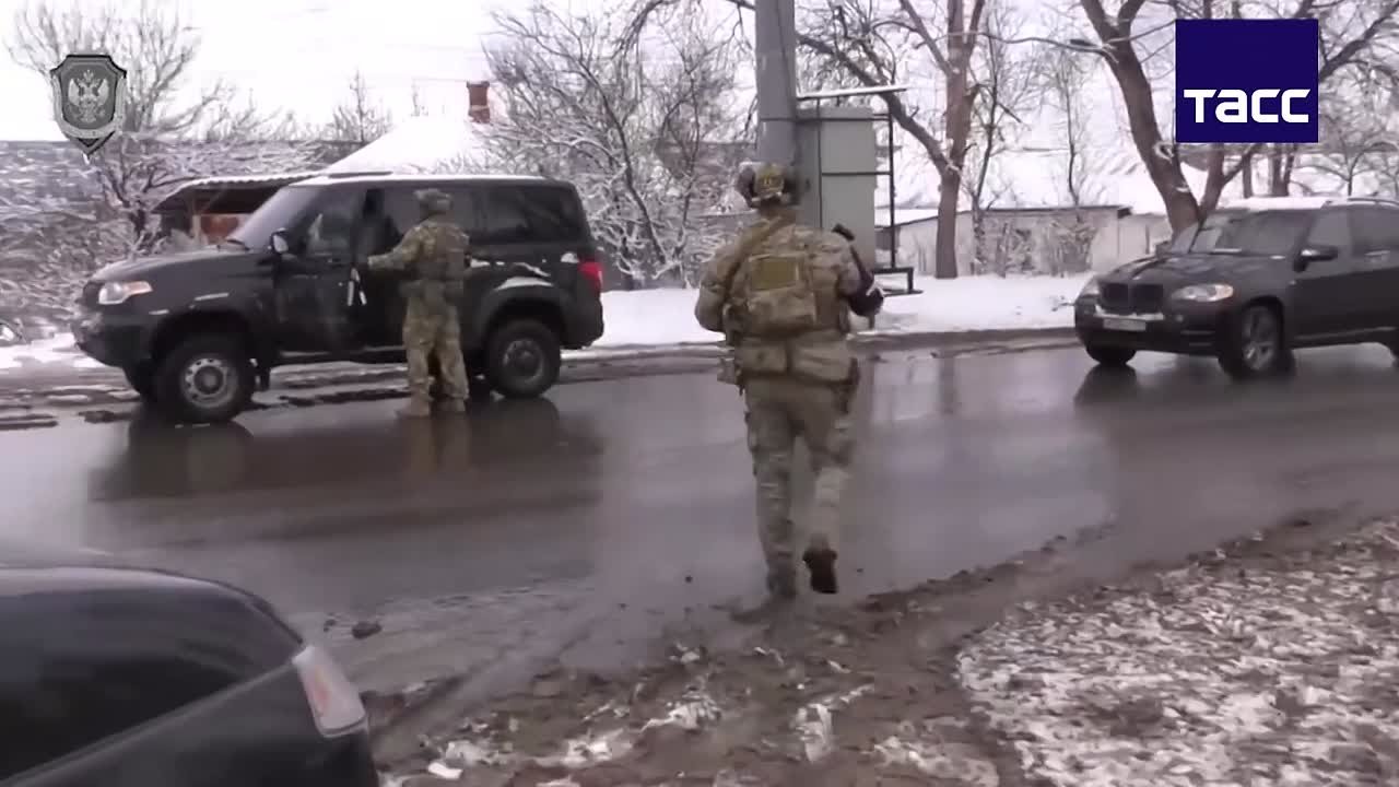 В ЛНР задержали мужчину, призывавшего ВСУ наносить ракетные удары по Белгороду и Мариуполю, сообщили в УФСБ России по региону