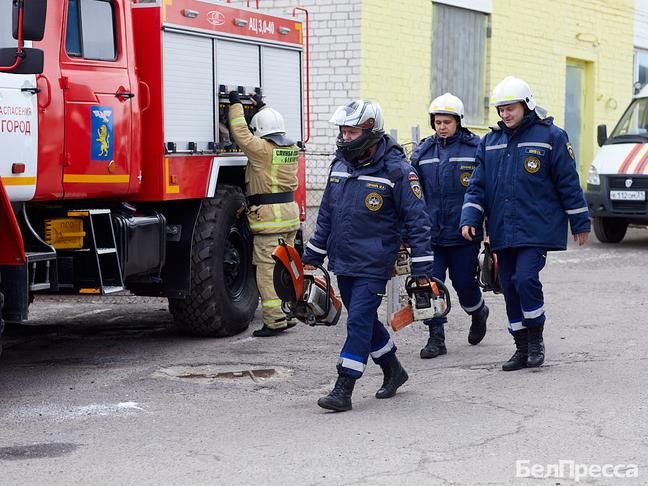 В Белгороде проверили готовность спасателей и спецтехники к пожароопасному периоду