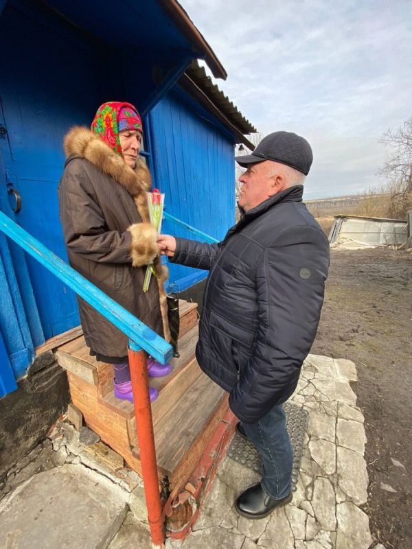 В преддверии 8 марта депутаты областной Думы поздравили жителей региона с международным женским Днём