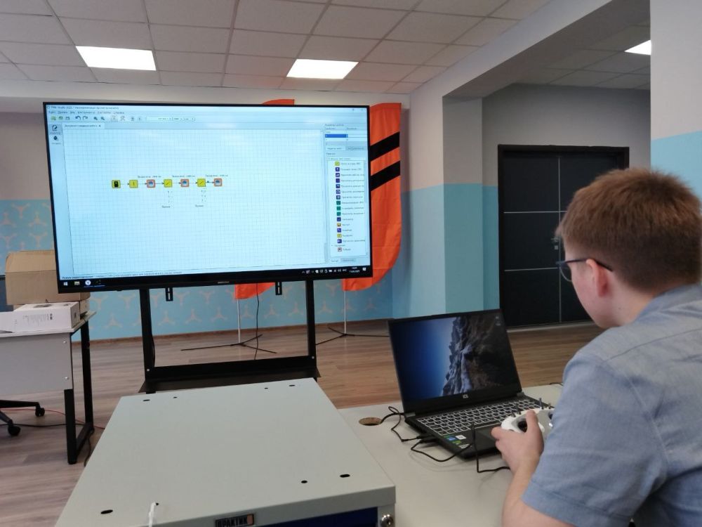 В рамках национального проекта «Беспилотные авиационные системы» (БАС), призванного обеспечить подготовку высококвалифицированных специалистов в области беспилотной авиации, в декабре 2024 года в Погореловской средней школе...