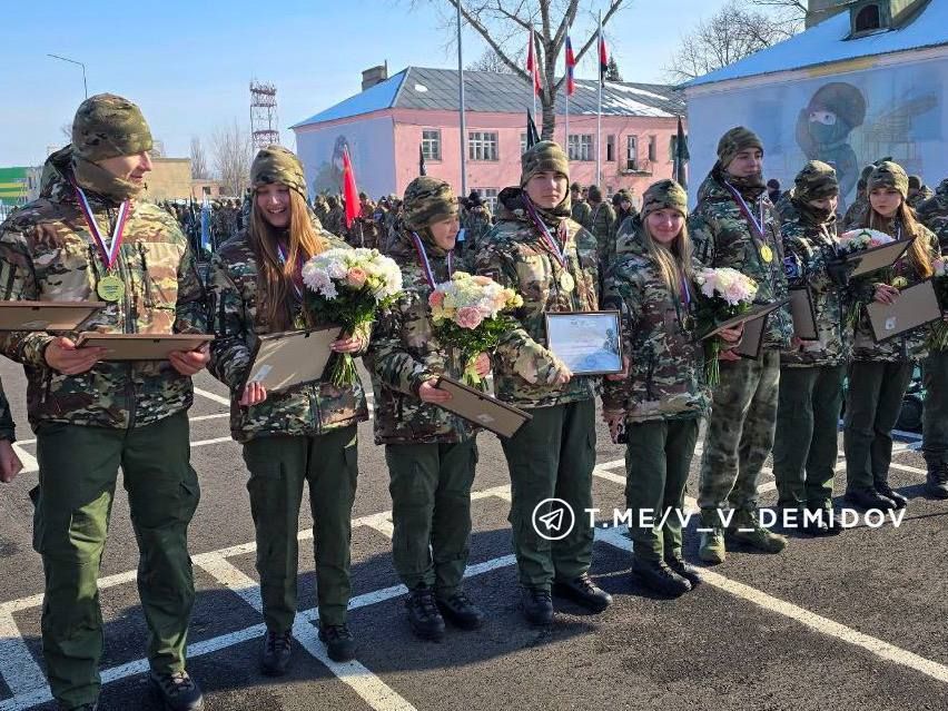 Валентин Демидов поздравил команду Белгорода с победой в военно-спортивной игре «Зарница Воин, зимний этап 2025»