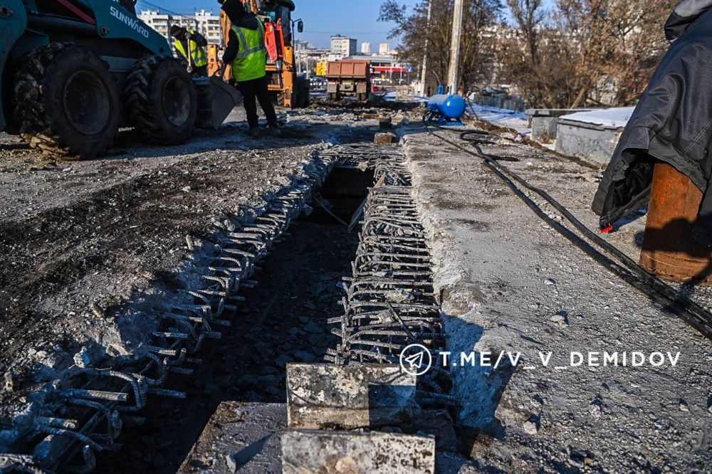 Валентин Демидов: В Белгороде полным ходом идет ремонт моста через реку Везелку на улице Николая Чумичова