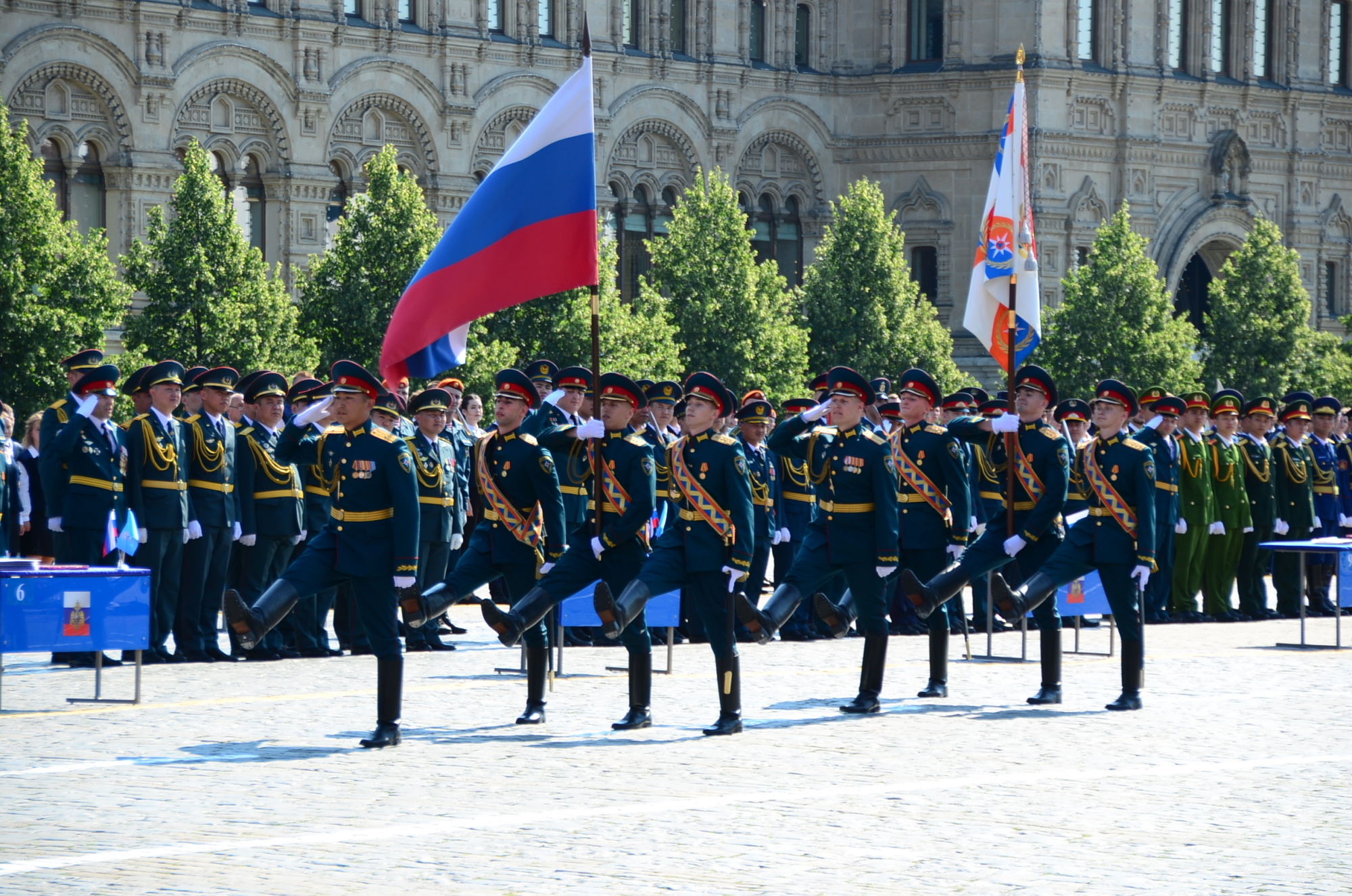 Поступайте в высшие учебные заведения МЧС России