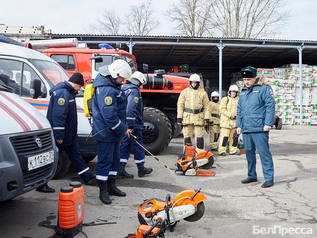 В Белгороде проверили готовность спасателей и спецтехники к пожароопасному периоду