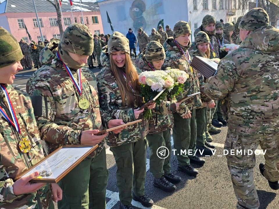 Валентин Демидов поздравил команду Белгорода с победой в военно-спортивной игре «Зарница Воин, зимний этап 2025»