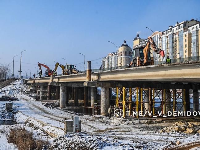 В Белгороде продолжается ремонт моста через Везёлку