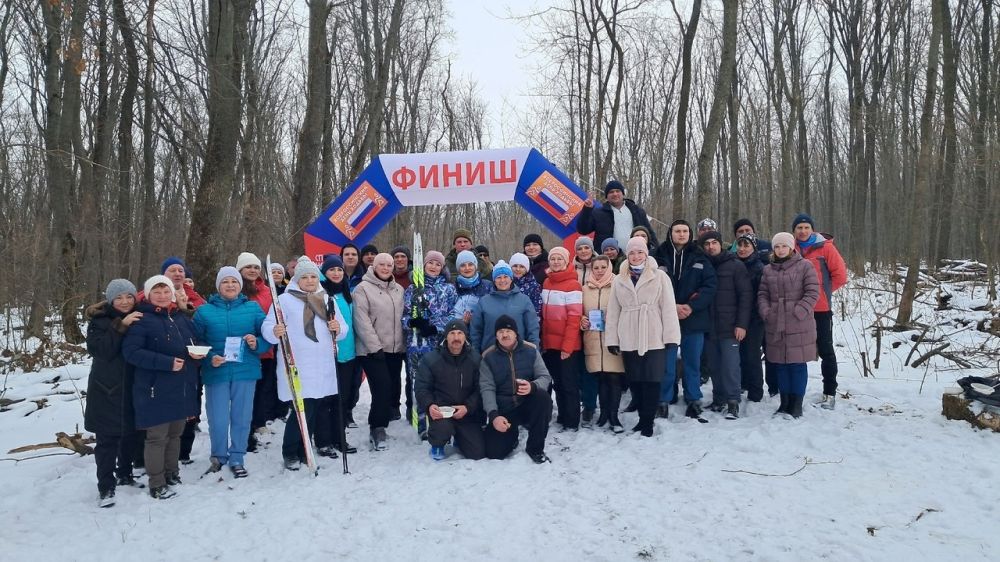 В урочище «Еремчино» в Вейделевке прошёл массовый старт «Вейделевская лыжня — 2025», посвящённый 80-летию Великой Победы