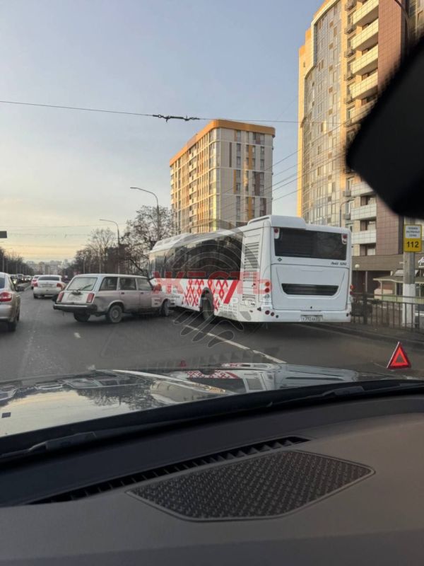 В Белгороде на перекрёстке Богдана Хмельницкого и Мичурина авария