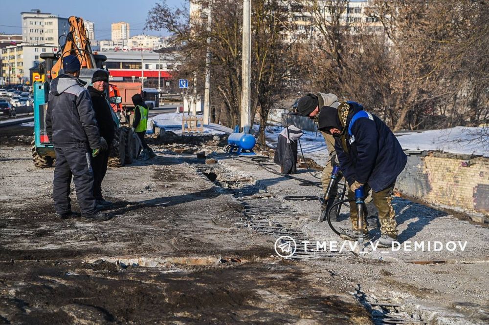 Валентин Демидов: В Белгороде полным ходом идет ремонт моста через реку Везелку на улице Николая Чумичова