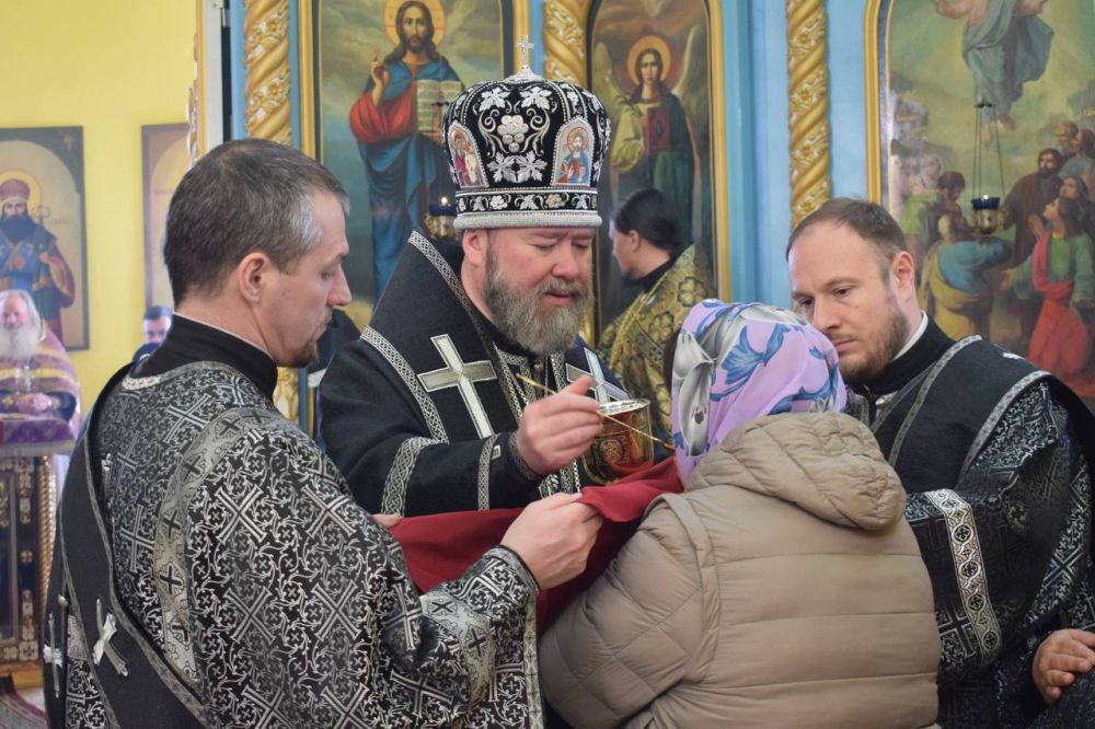 Игорь Щепин: Сегодня, в день празднования Курской Коренной иконы Божией Матери «Знамение» епископ Губкинский и Грайворонский Софроний совершил Божественную литургию Преждеосвященных Даров в Вознесенском храме села Кочетовка...