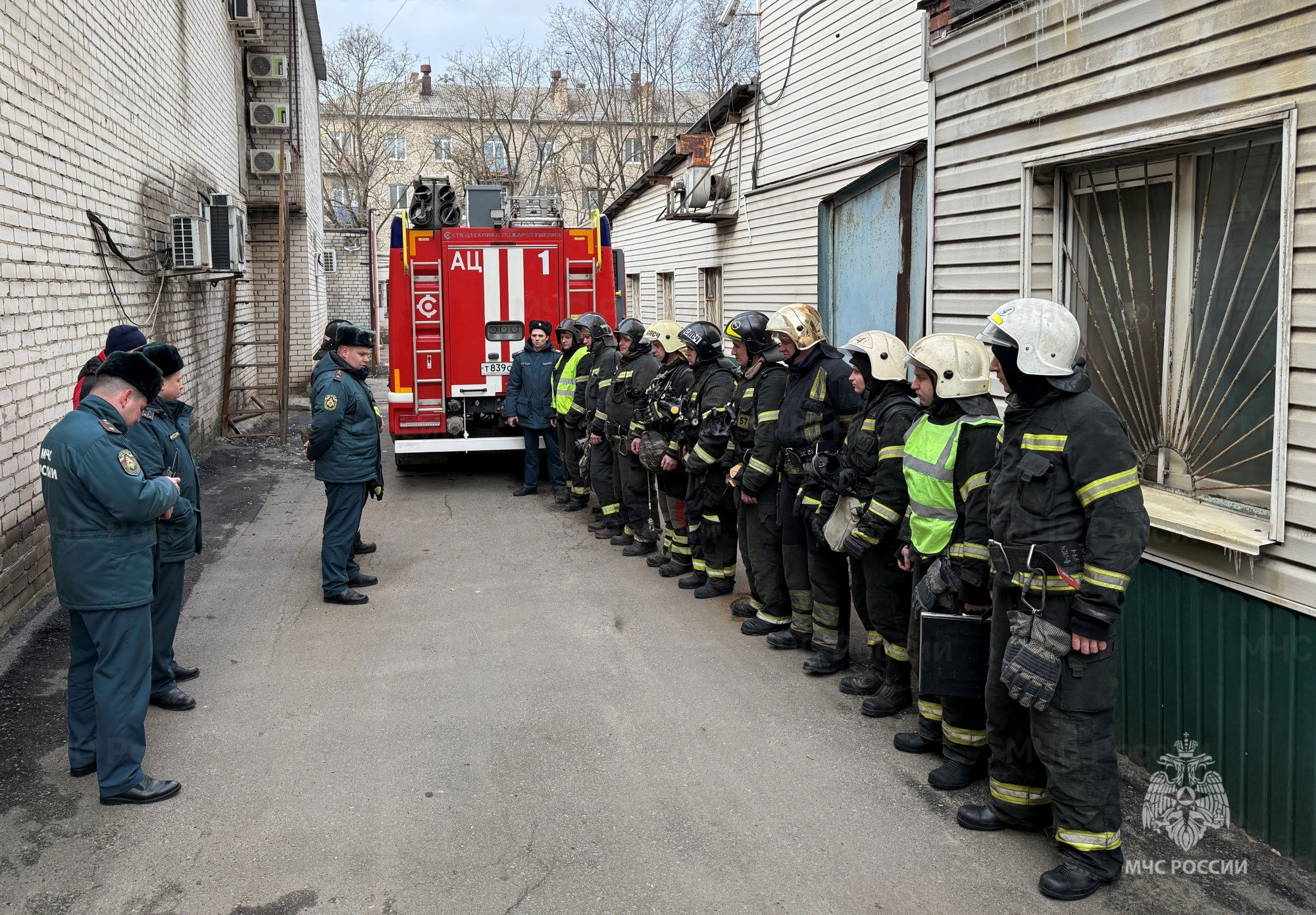 Белгородские огнеборцы потушили условный пожар на хлебокомбинате